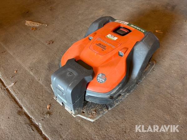 Robot plæneklipper Husqvarna 550 med ladestation