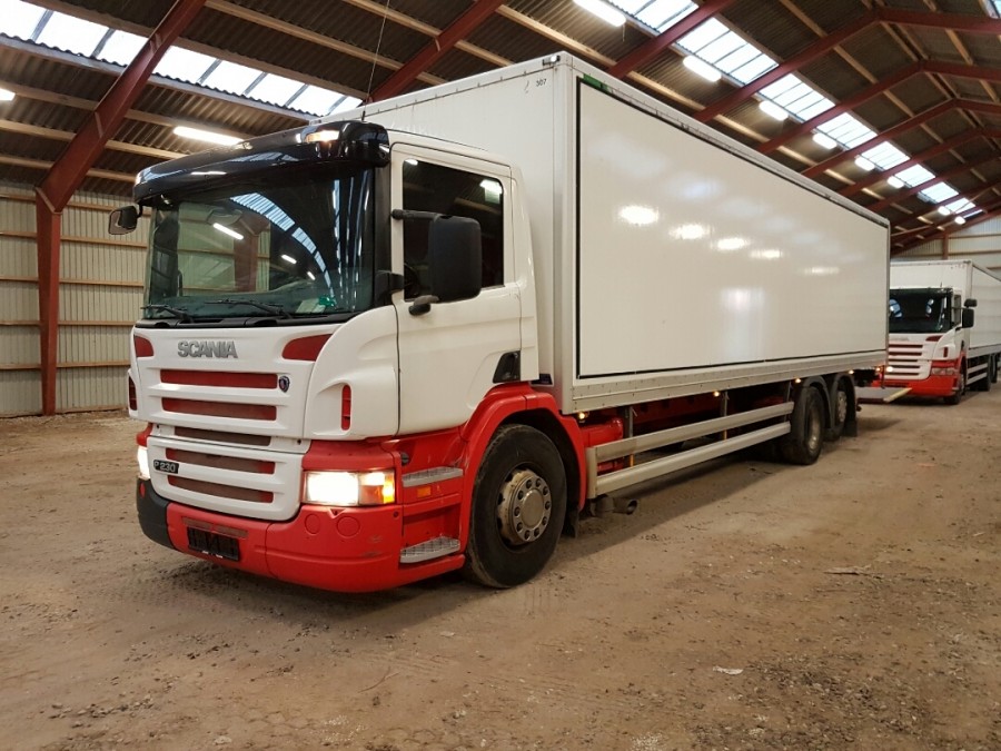 Lastbil med fast kasse