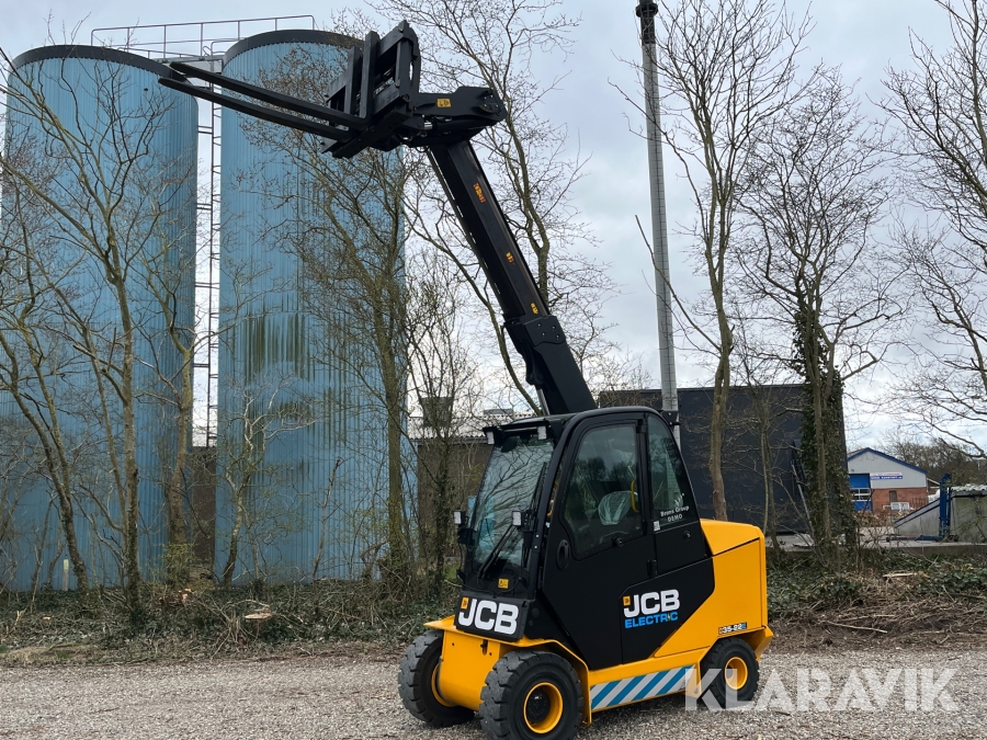 Truck 3500 kg JCB 35-22E 2 WD