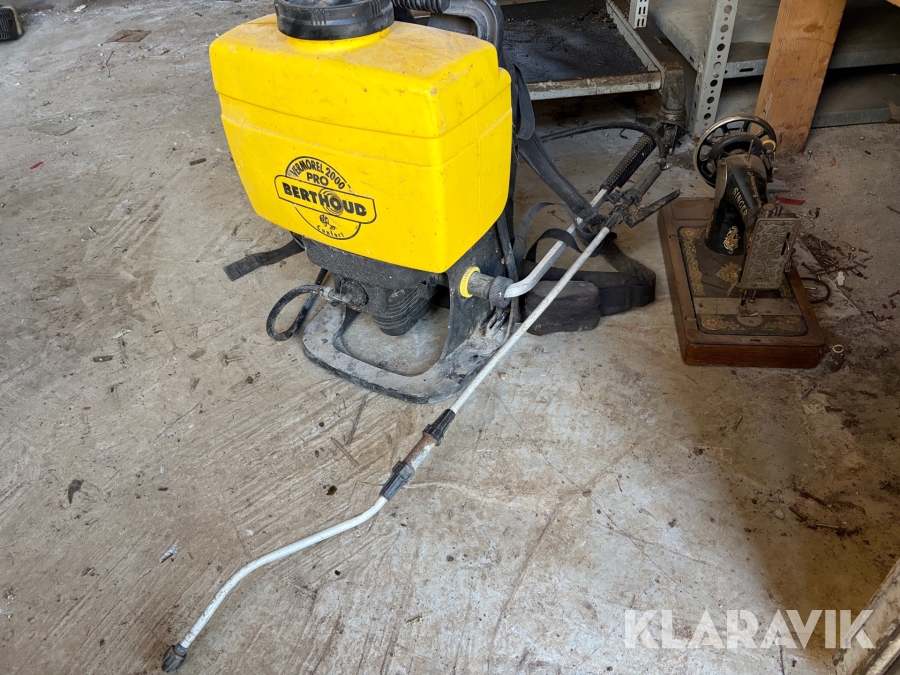 Marksprøjte og symaskine