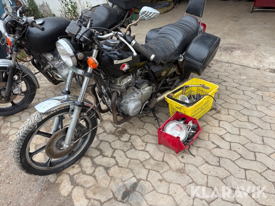 Motorcykel Kawasaki LTD440