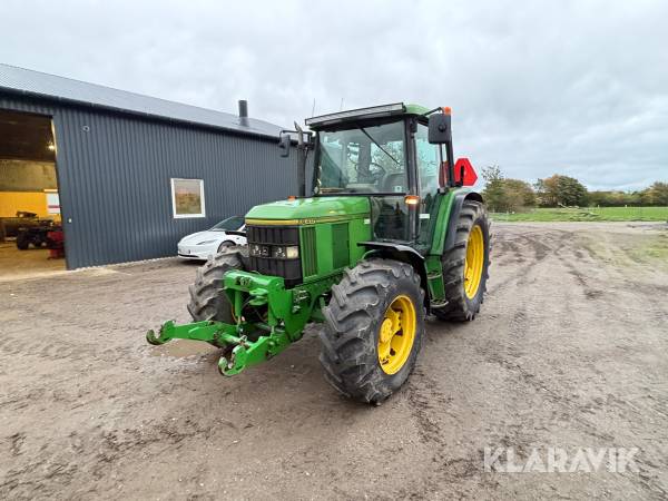 Traktor John Deere 6400