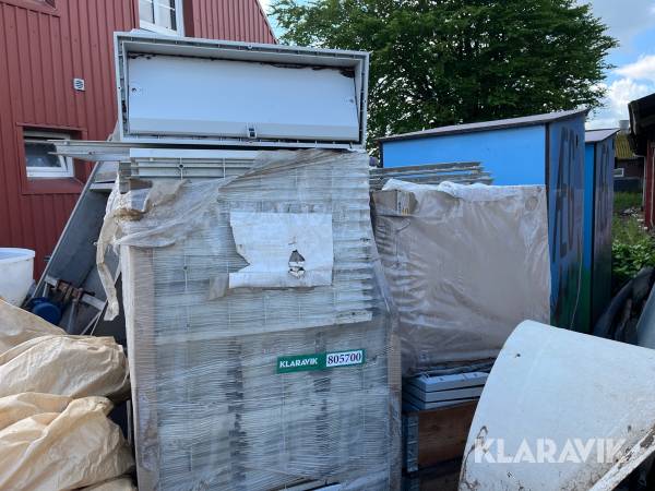 Ventilatorer og rammer  Skiold ca. 48 styk 