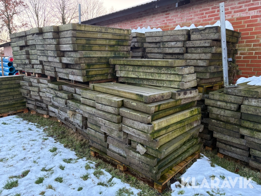 Spalter fra svinestald cirka 200 styk