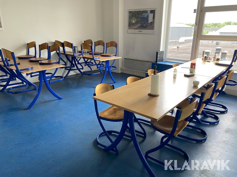 Kantine møbler - 4 borde og 21 stole