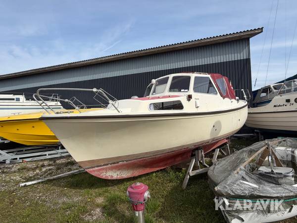 Motorsejler Winga 25 med mast