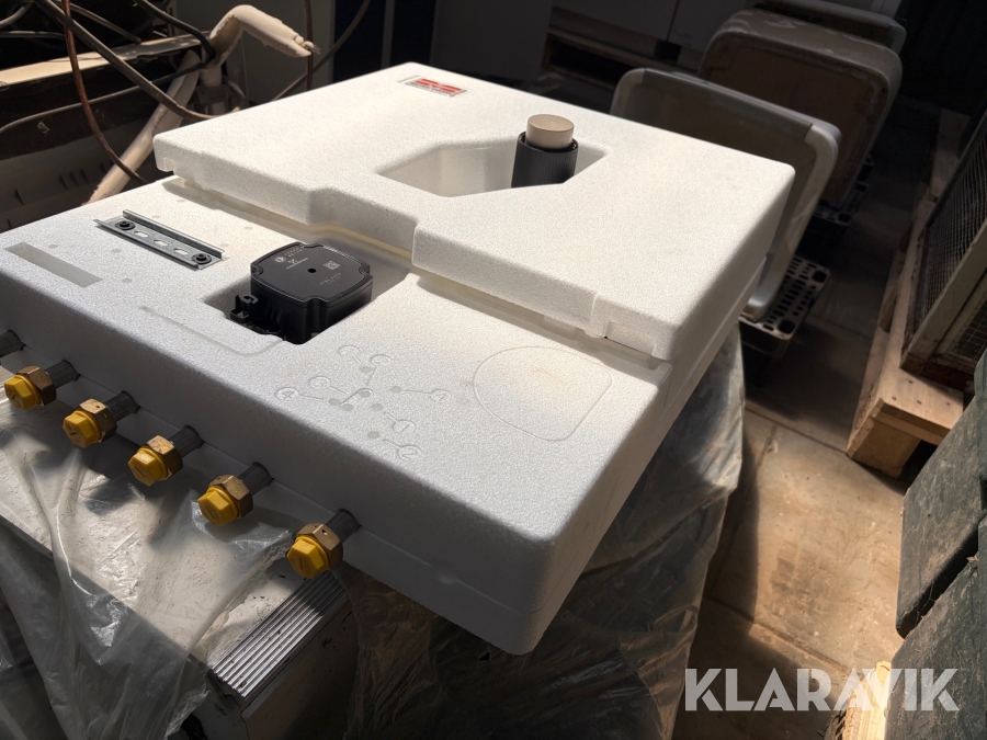 Fjernvarmeunit Metro Therm System 4 Slimline ECL110-MK2 med skab