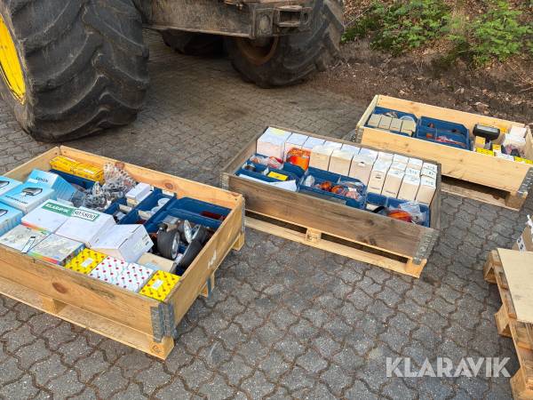 Lygter Ermax Hella Cargo til entreprenørmaskiner 3 paller blandet