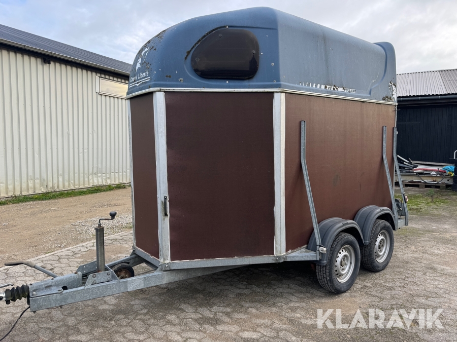 Cargo trailer Cheval Liberte 200 2 Xl med udstyr til heste 