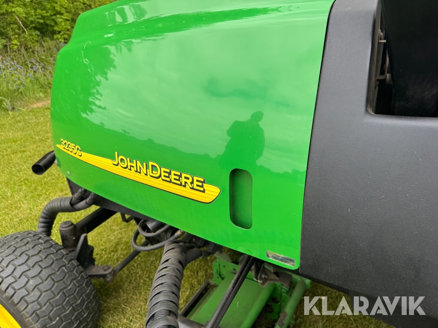 Plæneklipper John Deere 3235C, Kolding, Klaravik auktioner