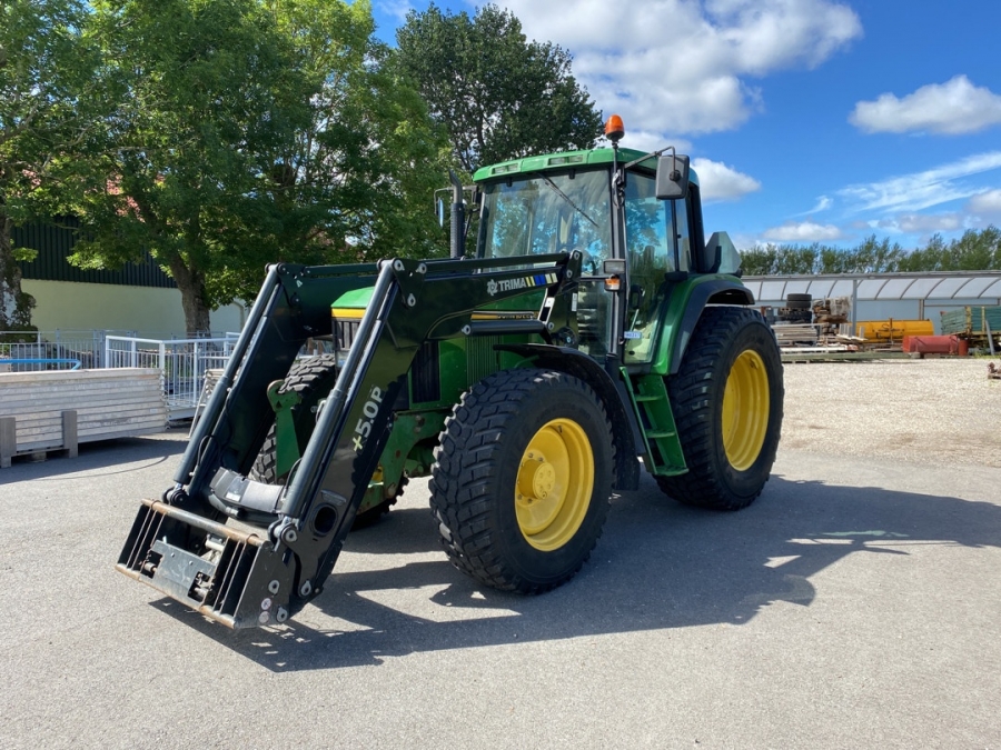 Traktor med frontlæsser