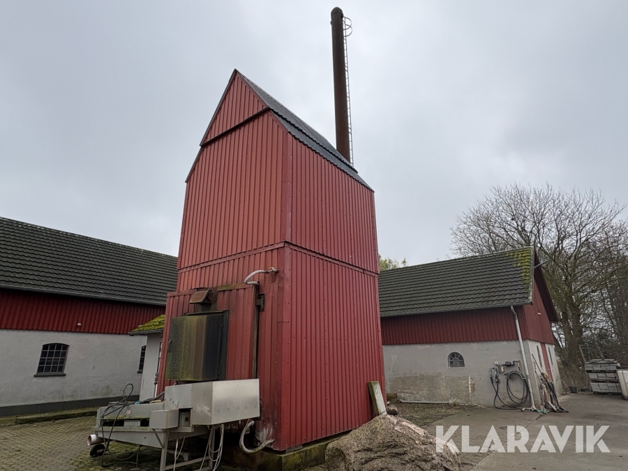 Halmfyr med 2 skorstene