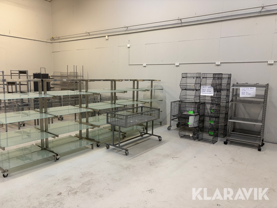 Hylder og inventar lot