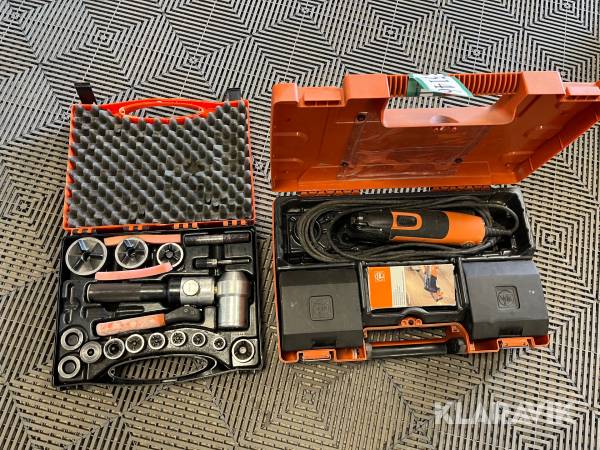 Feincutter og hydraulisk hulstanseværktøj