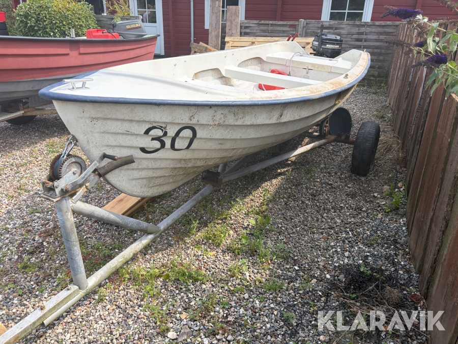 Jolle Ryds-460 motor og vogn medfølger