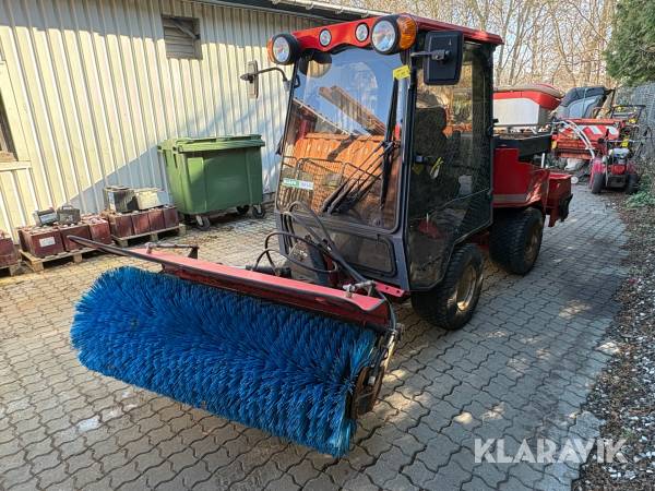 Redskabsbærer Nimos DM-Trac 204 med kost og saltspreder