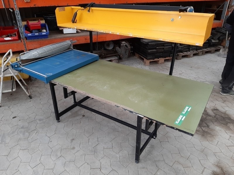 Pakkebord og papirskære