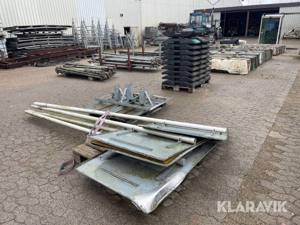 Saferoad fødder og skilte