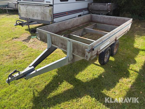 Trailer Variant 753 A