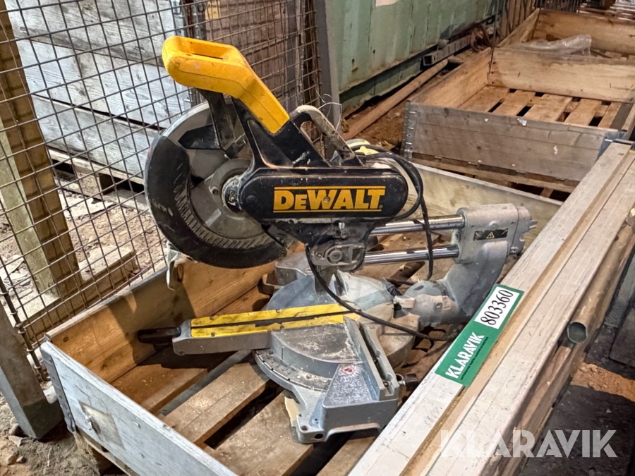 Kap-/geringssav DeWalt DW708-QS med udtræk, ca. 2021–2025