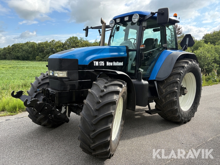 Traktor New Holland TM 175