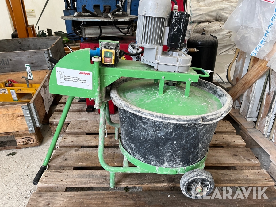 Starring Blander med let skæv Aksel