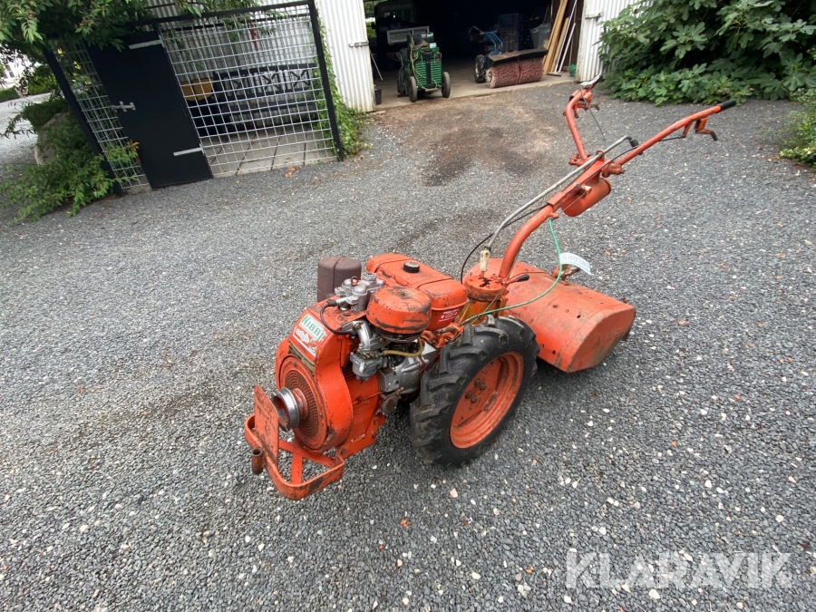 Tohjulet traktor Nibbi Artiglio med fræser