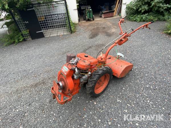 Tohjulet traktor Nibbi Artiglio med fræser