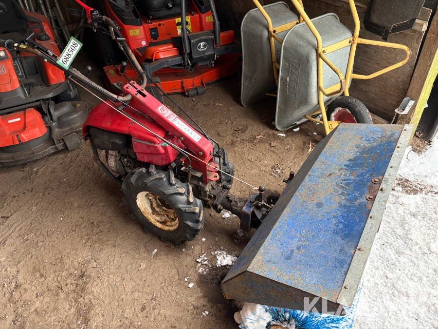 Redskabsbærer med kost Nibbi Mak 4