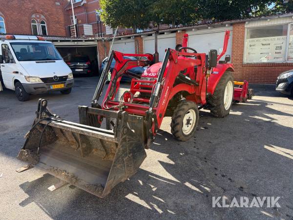 Traktor Onj dong feng 430 med frontlæsser og udstyr.