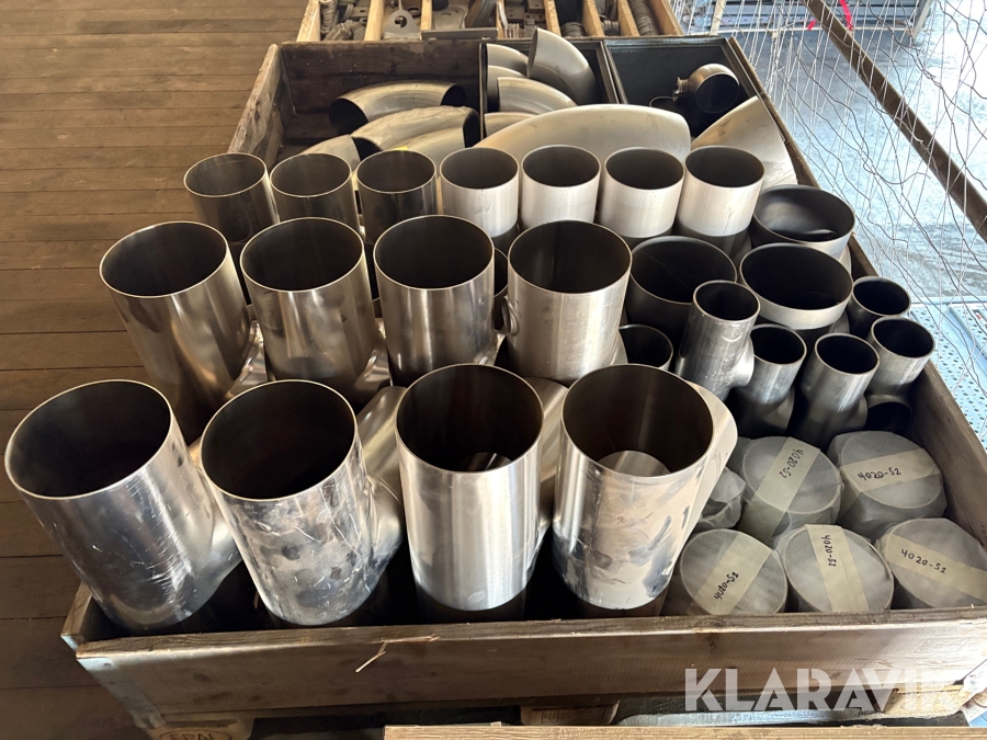 Metalrør og T stykker blandede størrelser 34 styk