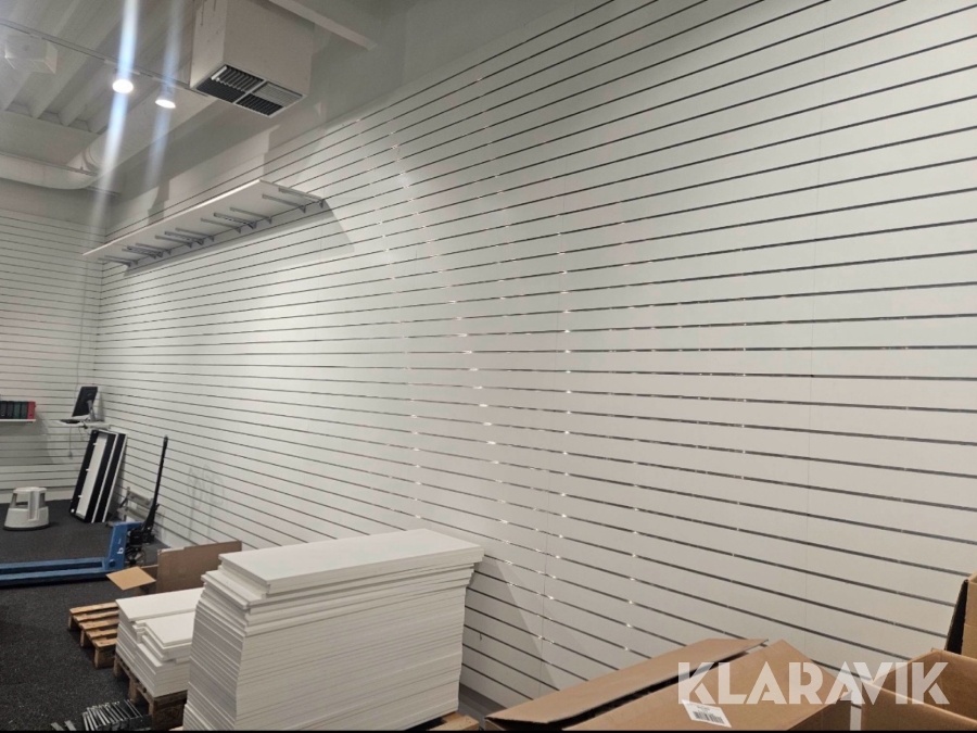 Butiksinventar - panelplader og tilbehør 3165 dele