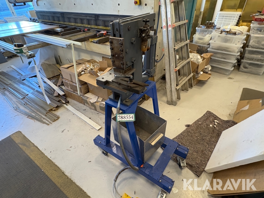 Hjørneklipper L.P. Maskiner