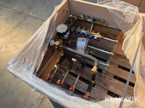Gulvvarmeunit Wavin BCVS TPI 5KV + 3VV + 5GV og Grundfos cirkulationspumpe