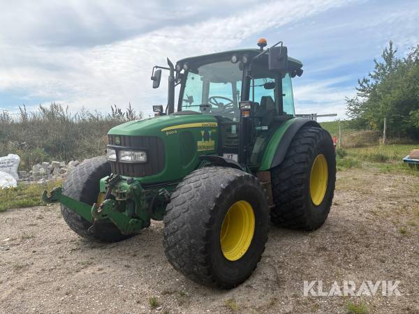 Traktor John Deere 5100 R