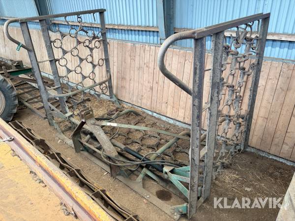 Græsmarksharve med hydraulisk udklap - 6 meter