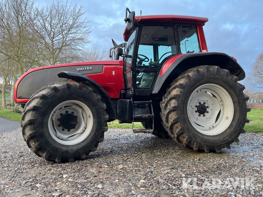 Traktor Valtra T140