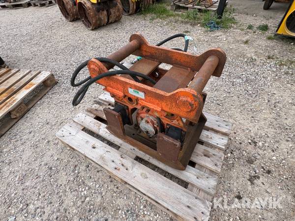 Pladevibrator til gravemaskine Stanley