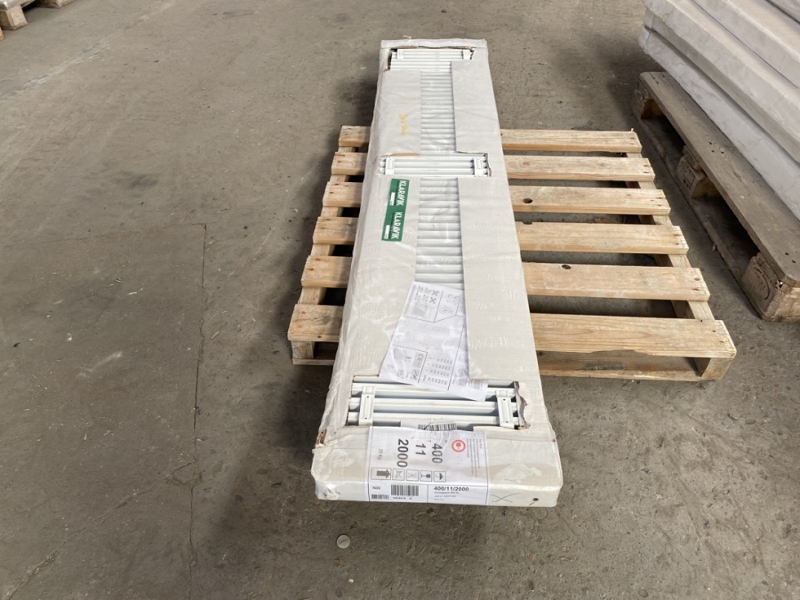 Radiator 200 x 11 x 40 cm