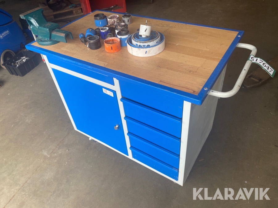 Værkstedsbord med skruestik Blika