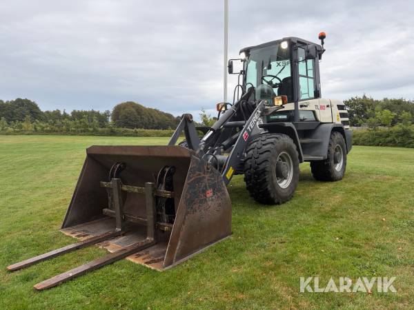 Minilæsser Terex TL80 med skovl og gafler