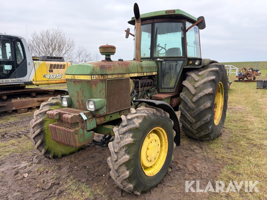 Traktor John Deere 4040