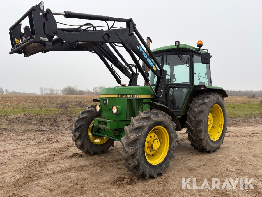 Traktor John Deere 2140 med frontlæsser SG2 kabine