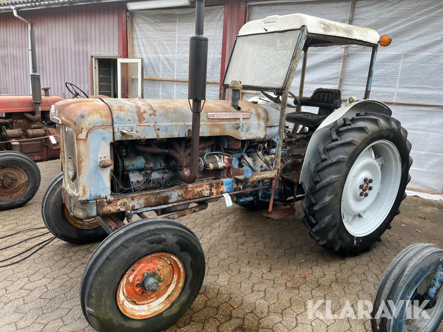 Veterantraktor Fordson Super Major 6-cylindret ombygget