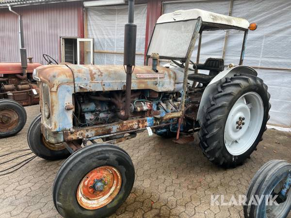 Veterantraktor Fordson Super Major 6-cylindret ombygget