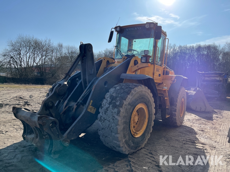 Gummiged Volvo L120E