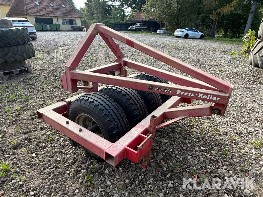 Frontpakker HE-VA Press-roller 150 Med 4 gummihjul