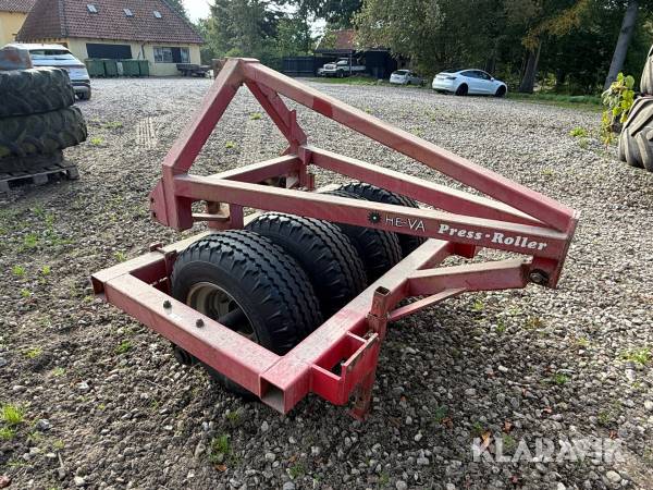 Frontpakker HE-VA Press-roller 150 Med 4 gummihjul