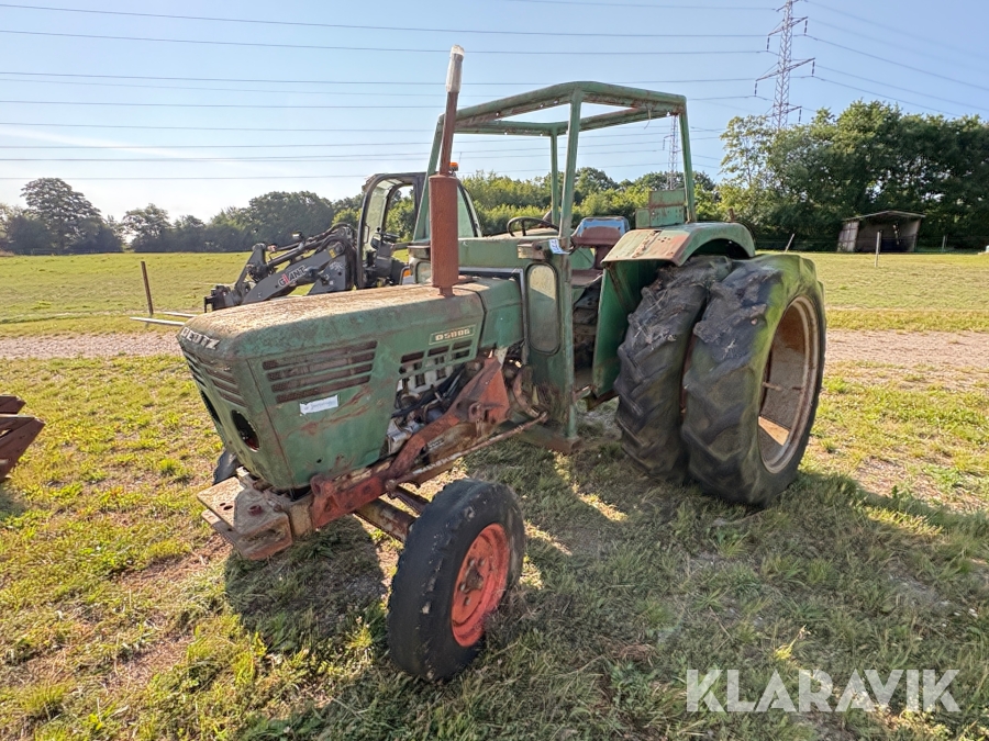 Veterantraktor Deutz D500G Tvillinghjul og frontlæsser