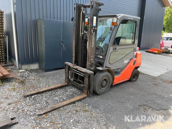 Gaffeltruck Toyota 02-8FGF25